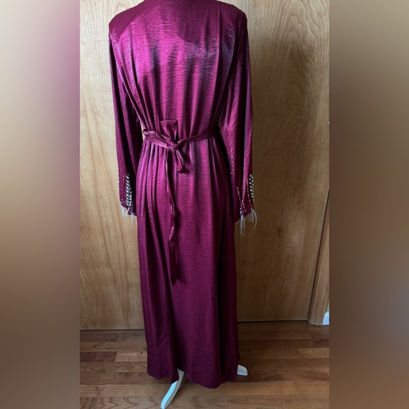 Red Dress - Picture 11 of 11